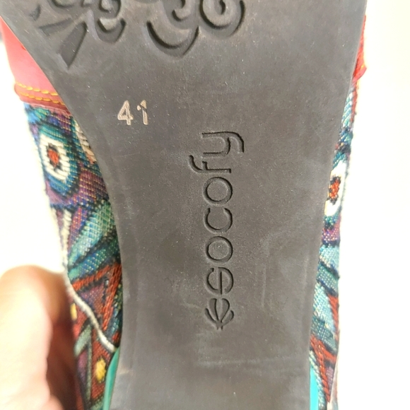 Socofly Maroon & Turquoise Leather Round Toe Heeled Shoes - Picture 8 of 15